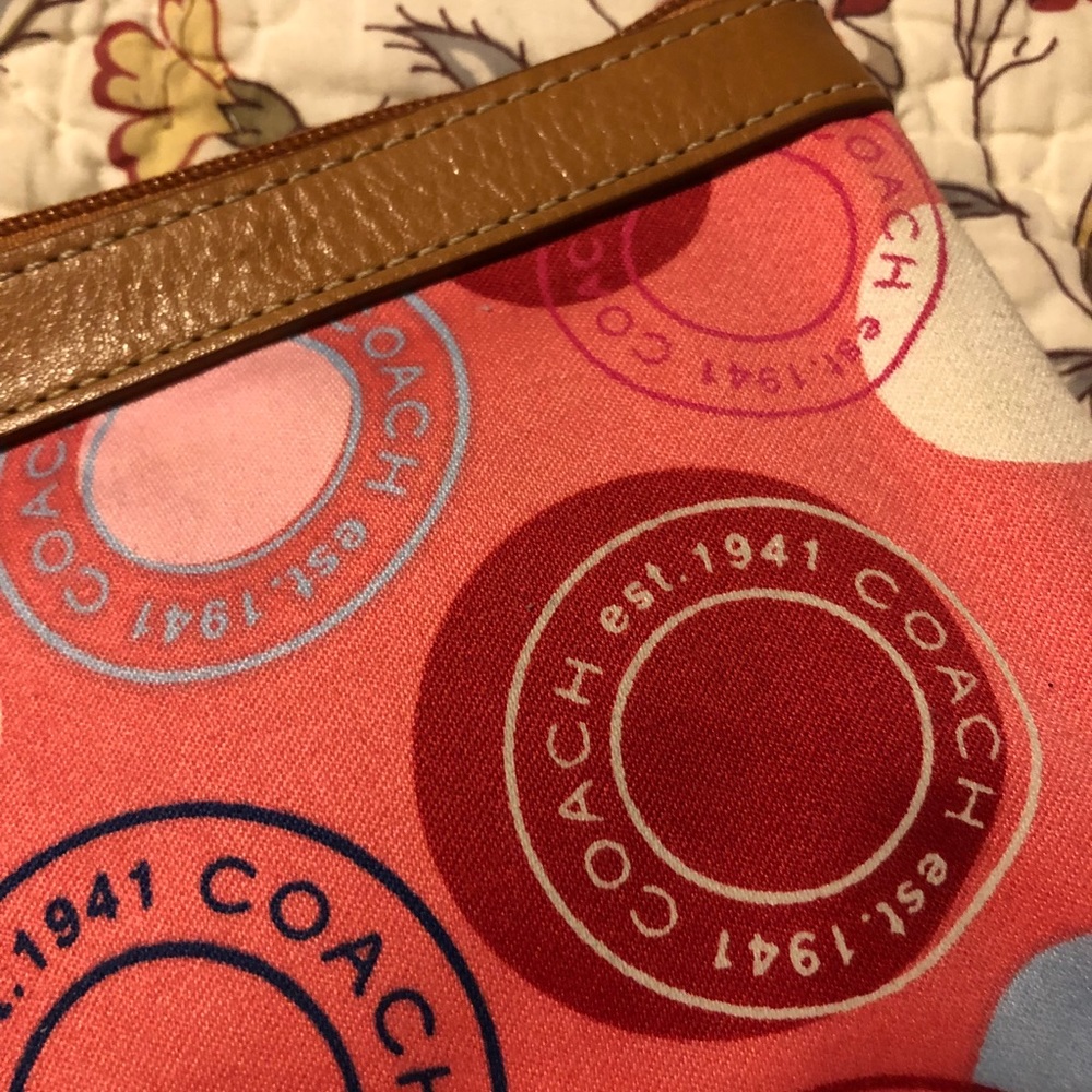 Coach wristlet - Picture 3 of 3